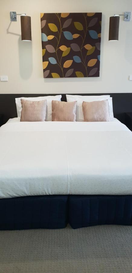 Hogans Motel Wallan Bagian luar foto