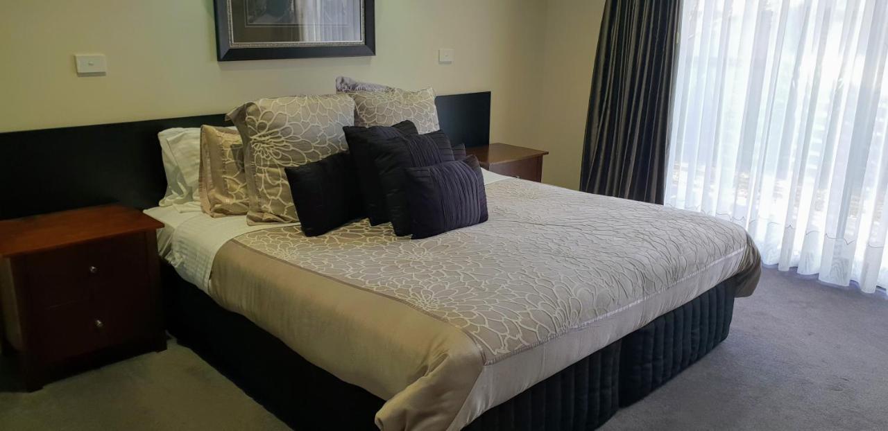 Hogans Motel Wallan Bagian luar foto